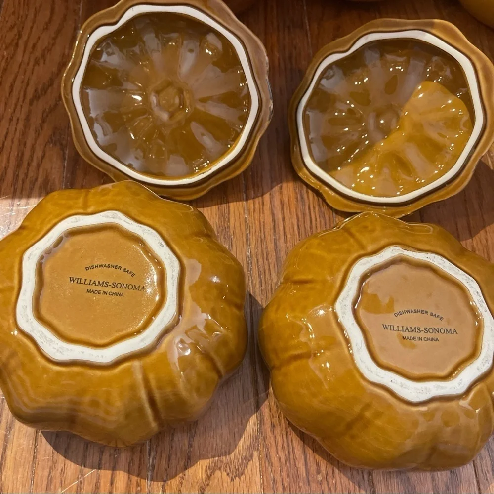 Pair Of Williams Sonoma Thanksgiving Halloween Autumn Pumpkin Covered Soup Bowls